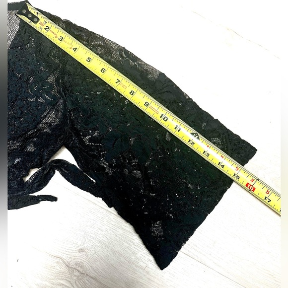 MISGUIDED Black Premium Lace Tie Front Beach Top & Matching Shorts Women’s Sz 4 - Picture 13 of 15